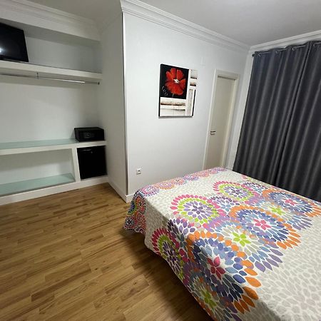 Hotel Dila Велес-Малага Екстериор снимка