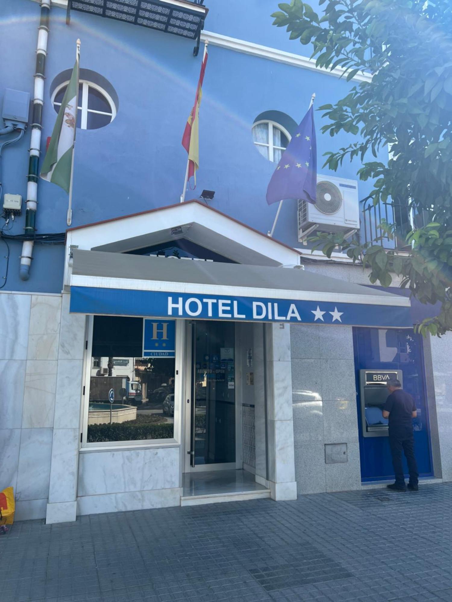 Hotel Dila Велес-Малага Екстериор снимка